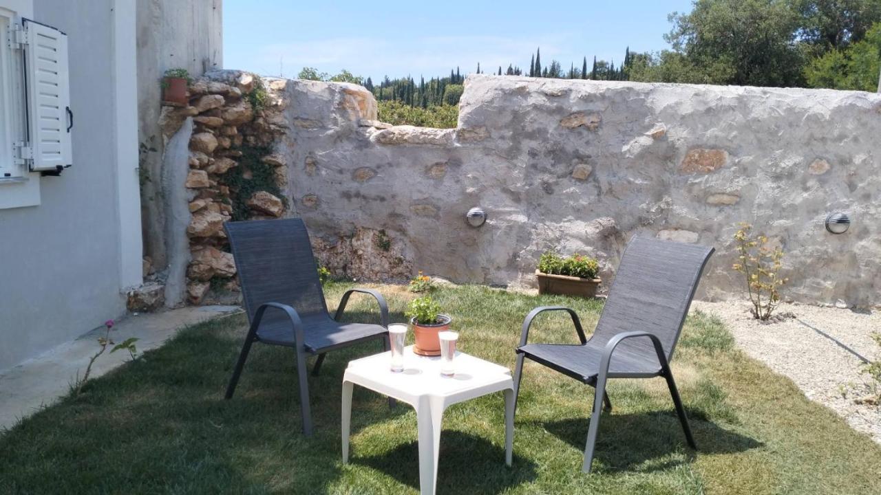 Vikou House Villa Yírion Buitenkant foto